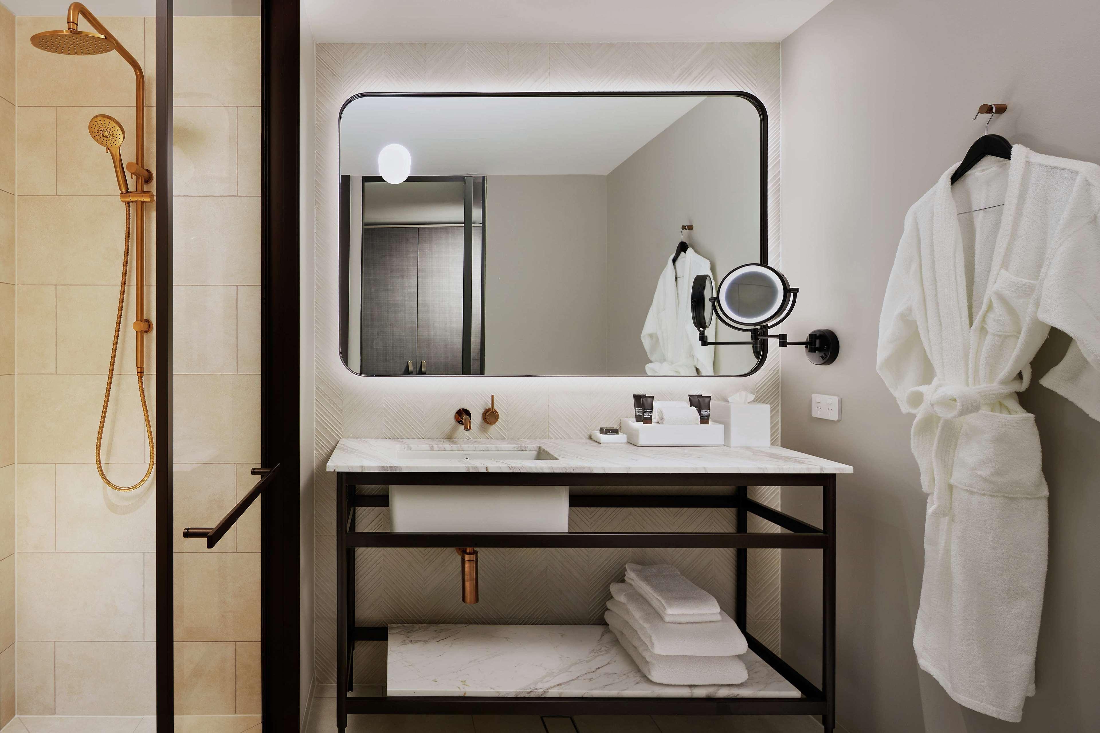 Hilton Melbourne Little Queen Street Buitenkant foto Bathroom