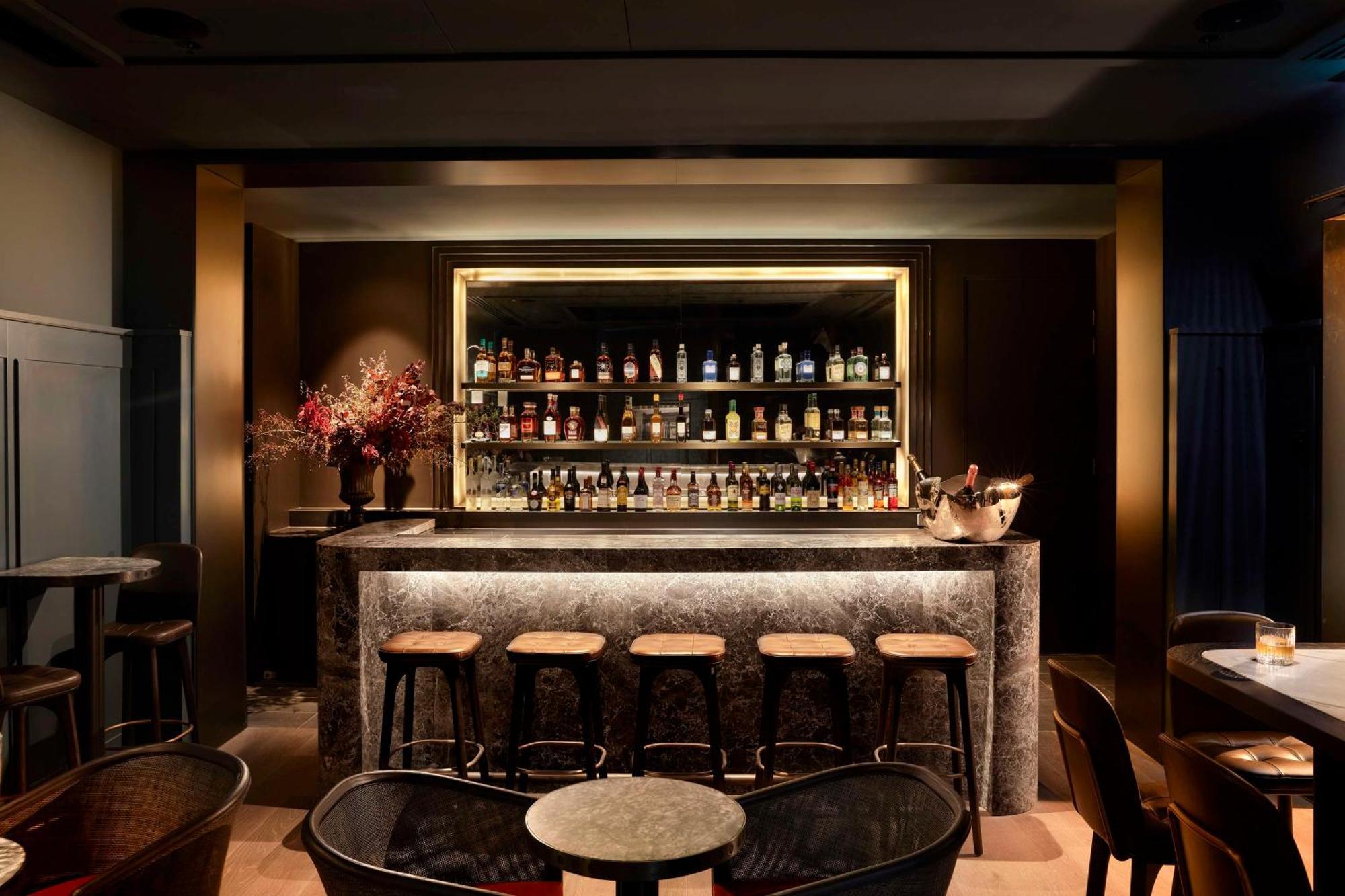 Hilton Melbourne Little Queen Street Buitenkant foto The bar at the Connaught