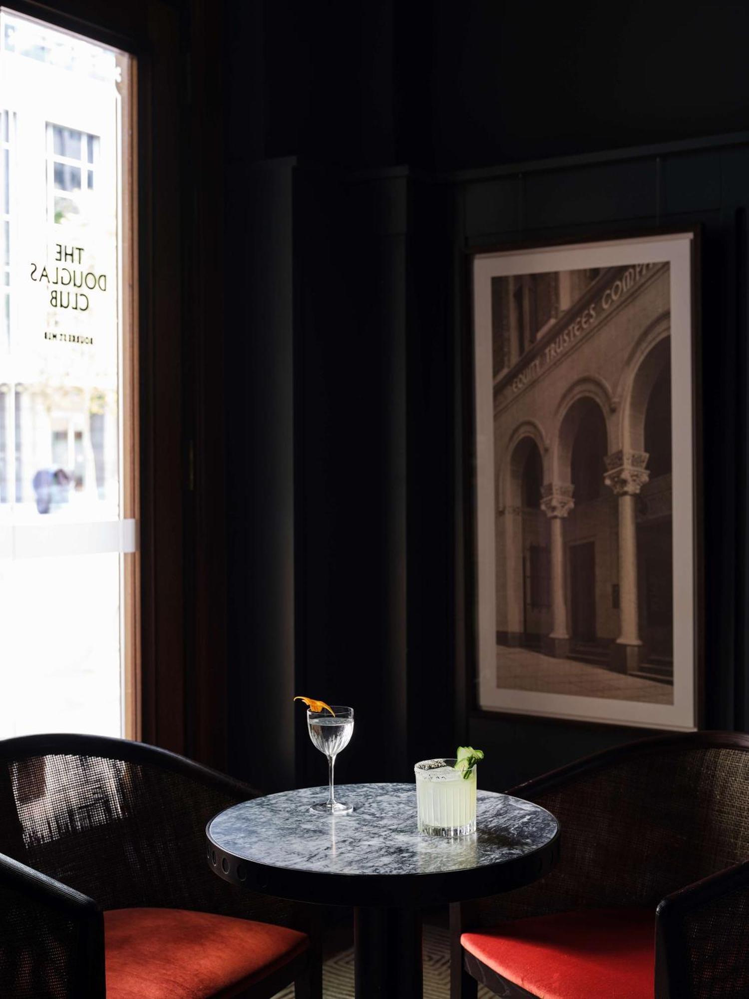 Hilton Melbourne Little Queen Street Buitenkant foto The Lounge at the Hotel