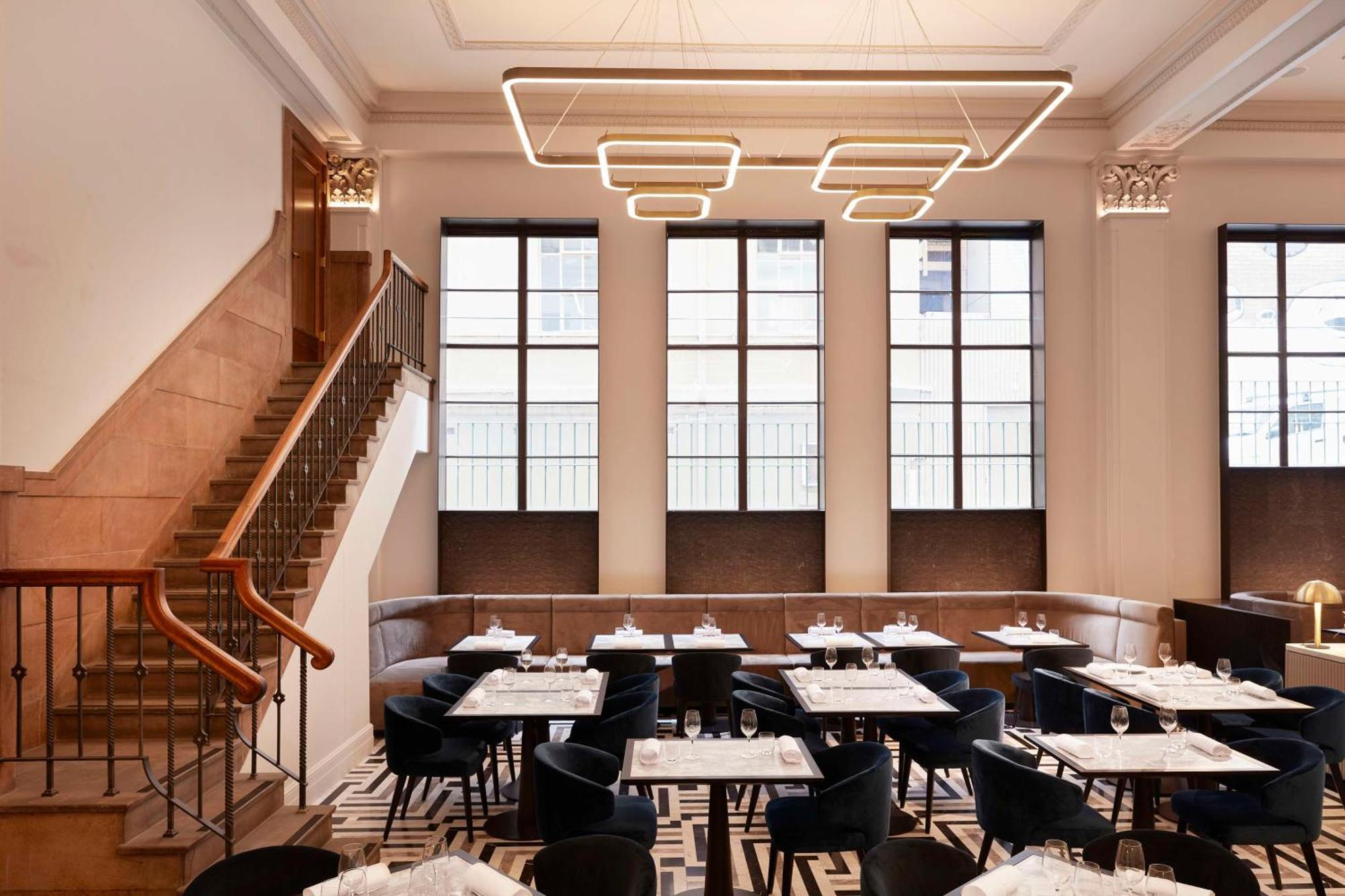 Hilton Melbourne Little Queen Street Buitenkant foto The interior of the restaurant