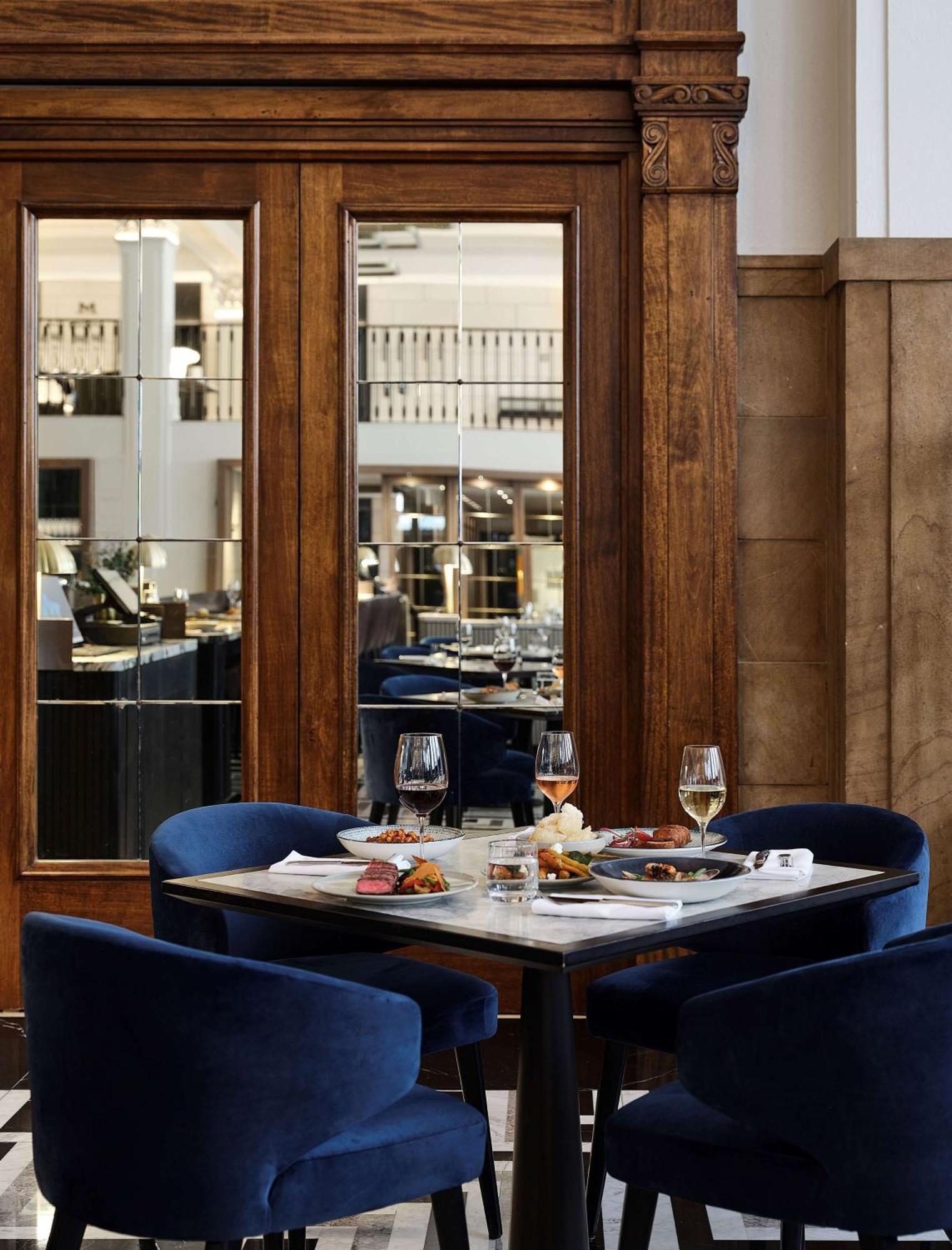 Hilton Melbourne Little Queen Street Buitenkant foto The restaurant