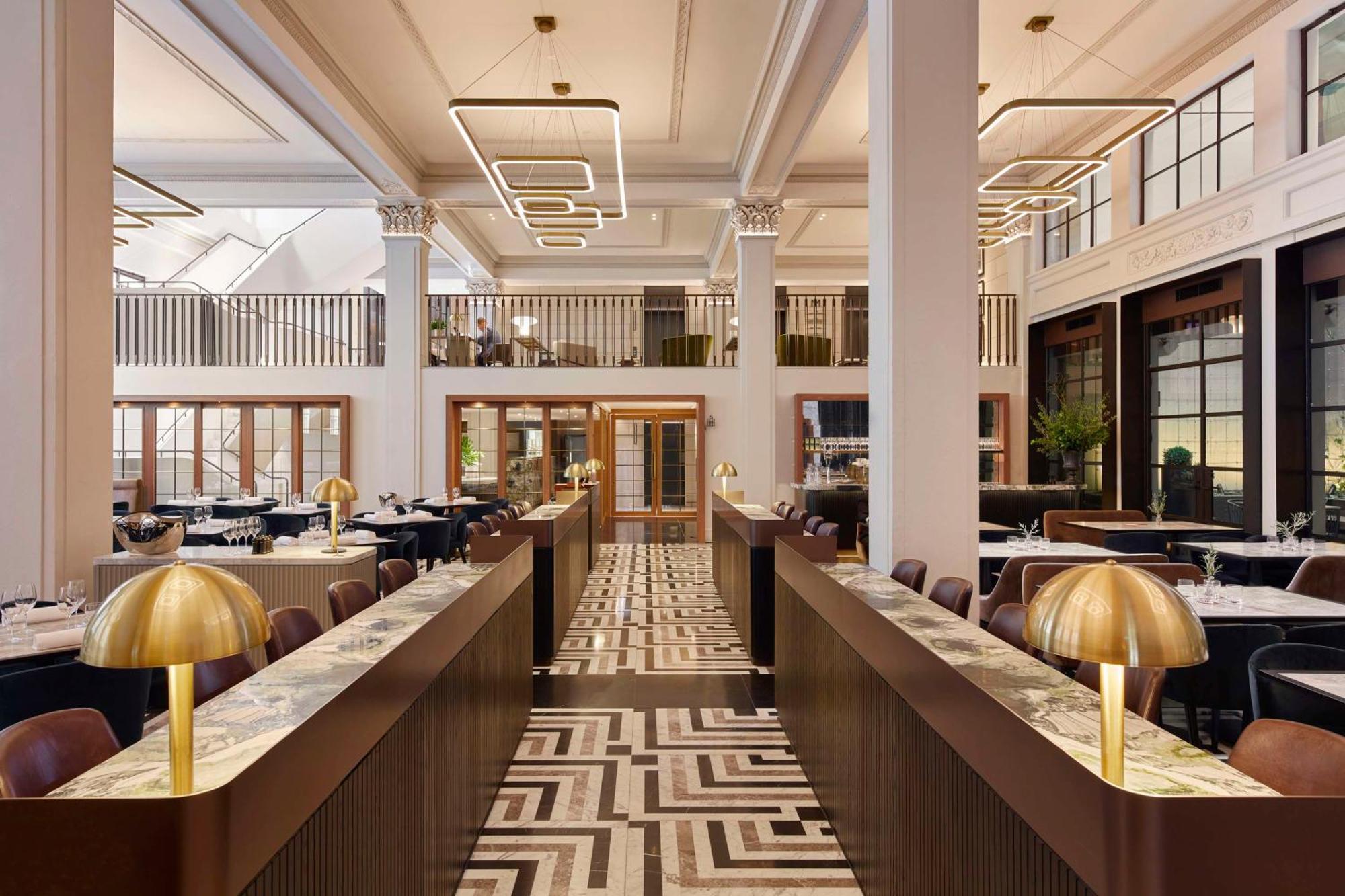Hilton Melbourne Little Queen Street Buitenkant foto The interior of the hotel