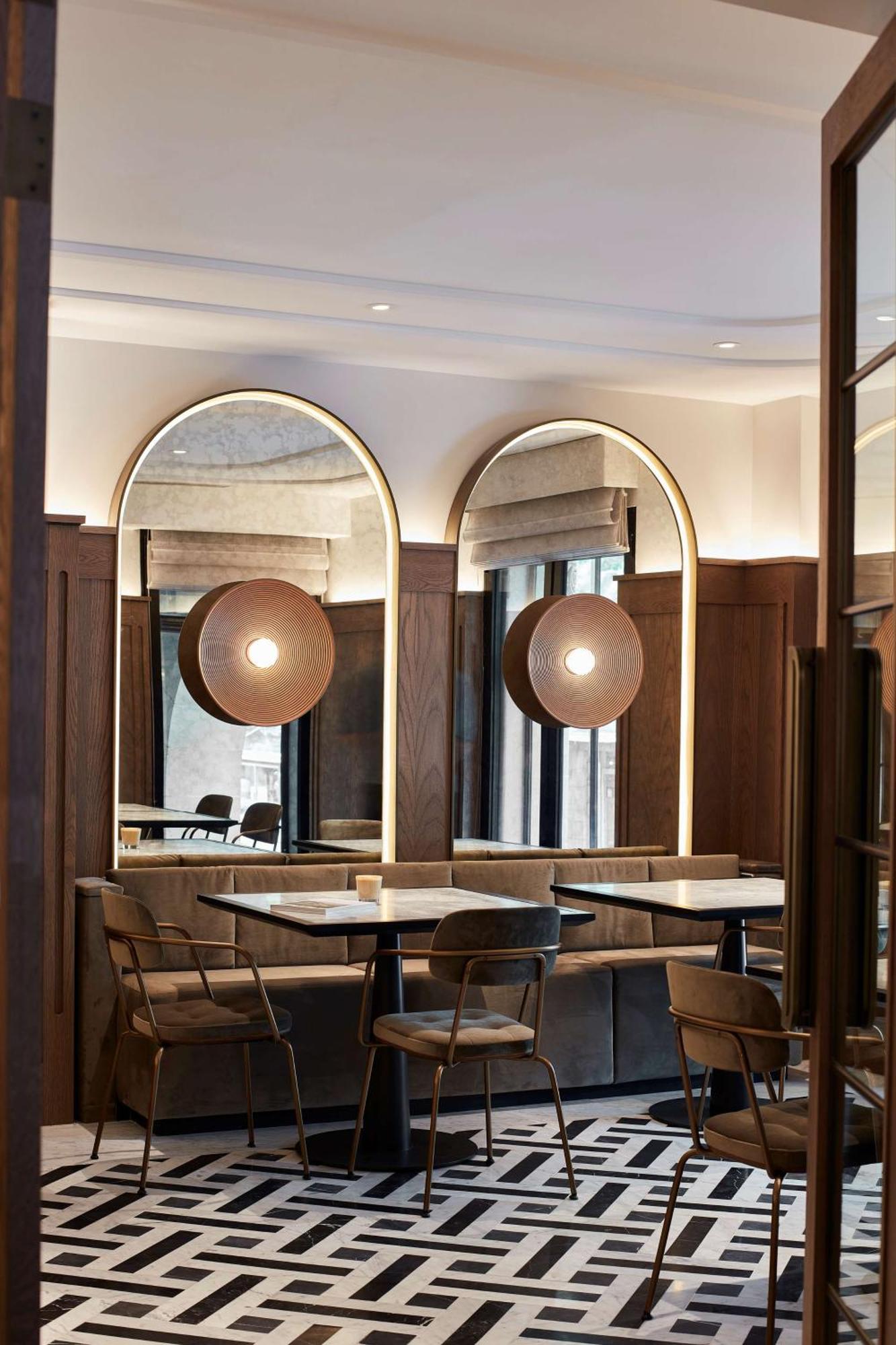 Hilton Melbourne Little Queen Street Buitenkant foto The interior of the restaurant
