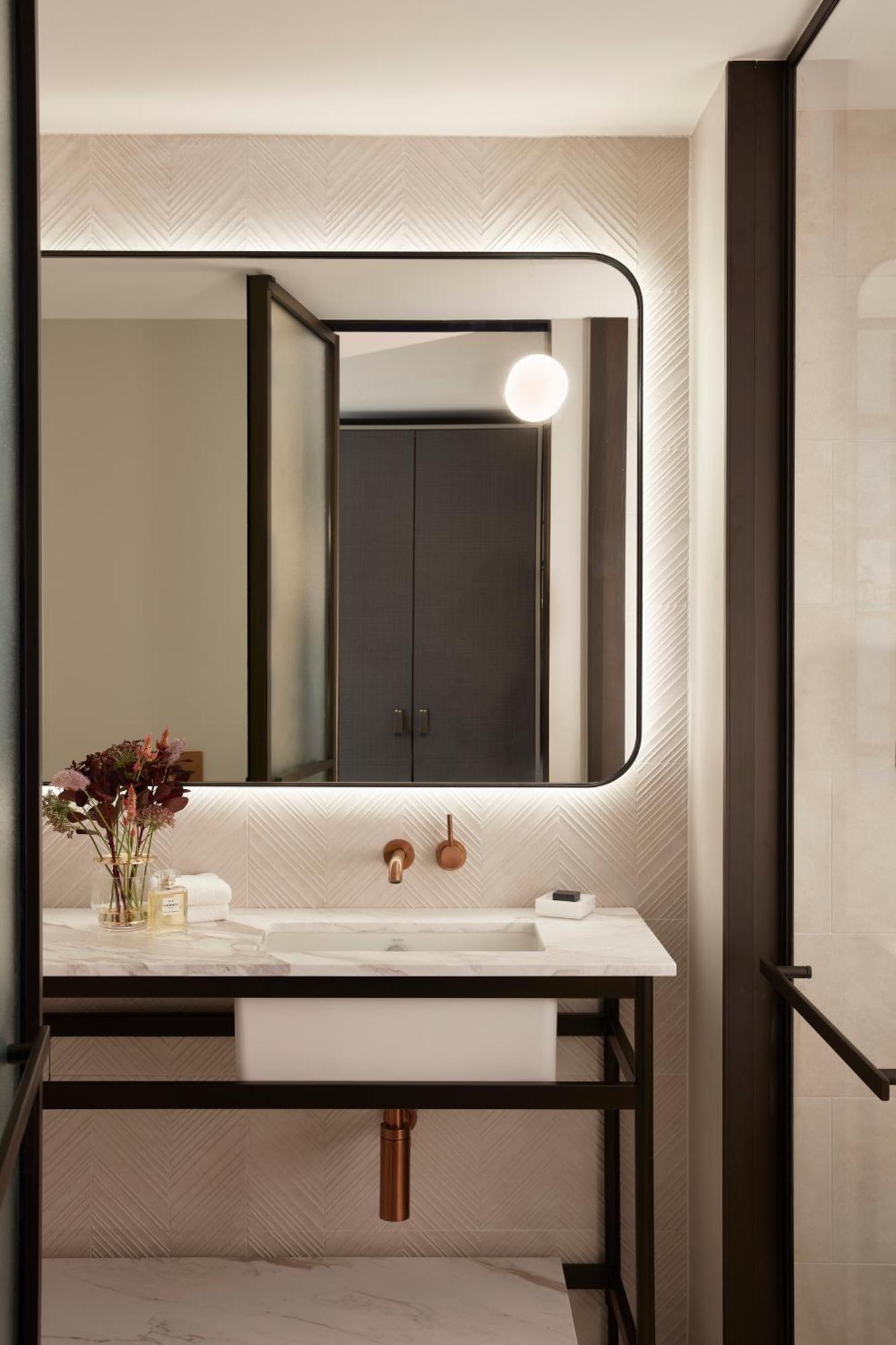 Hilton Melbourne Little Queen Street Buitenkant foto Bathroom